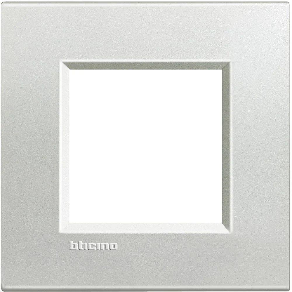 Placca Quadra 2P Argento BTicino LNA4802AG - Design Elegante in Metallo, 86mm x 88mm, Alta Qualità