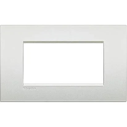 Placca 4P Bianco Perla Living Light BTicino LNC4804PR - Elegante Design Moderno e Facile Installazione