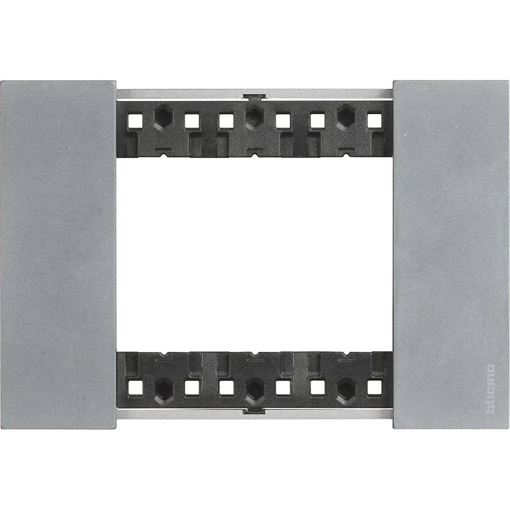 Placca Living Now 4P Moon BTicino - Design Elegante e Pratico - SKU KA4804NW
