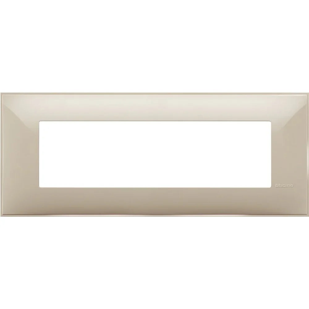 BTicino Placca 7 Moduli Colore Crema - Design Moderno, Facile Installazione, Alta Qualità