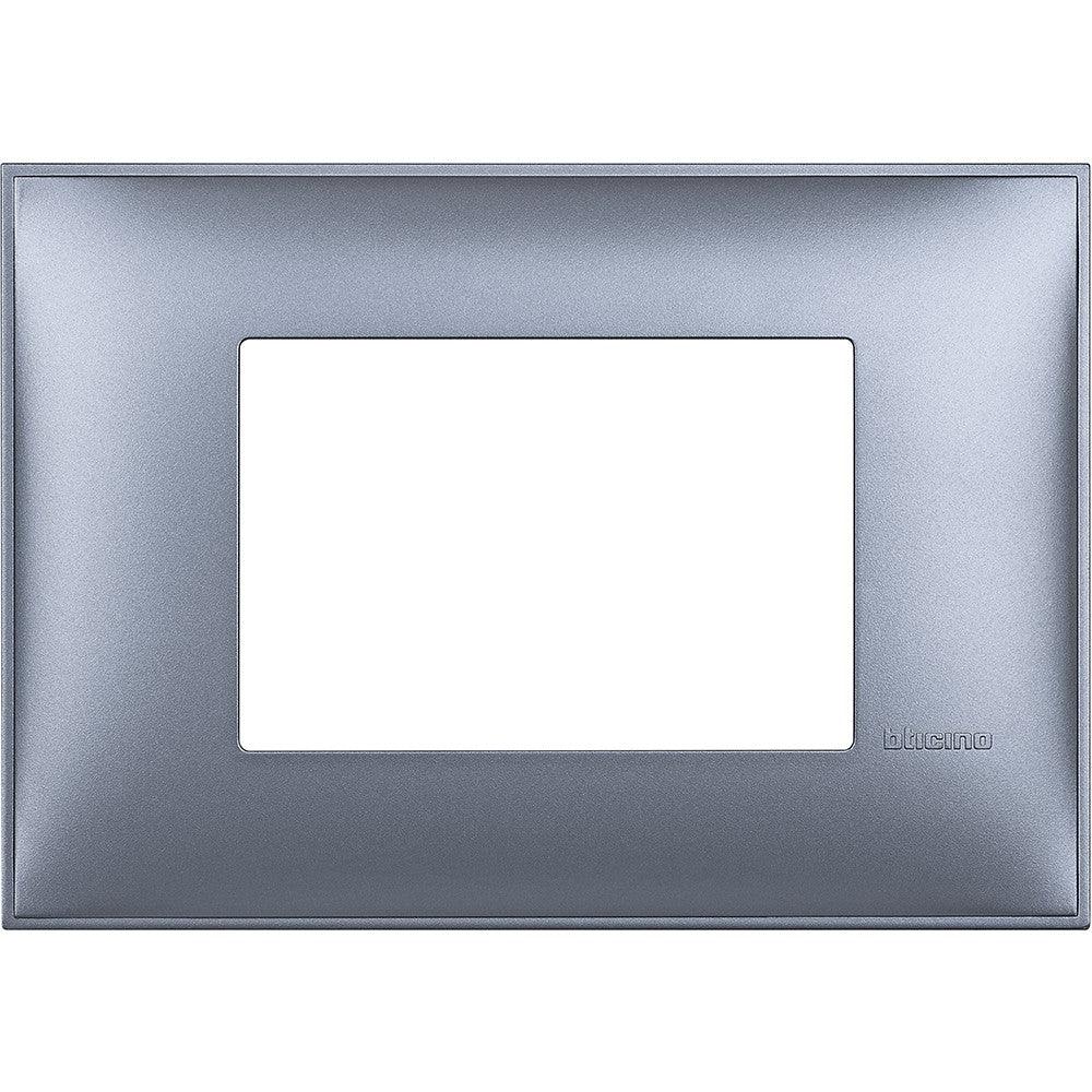 BTicino Placca 3 Moduli Blu Metal - Design Elegante, Facile Installazione, SKU BT3M-BLUMETAL
