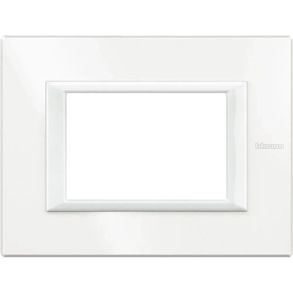 BTicino Axolute Placca 3P Bianco HA4803HD - Design Elegante, Facile Installazione, Alta Qualità