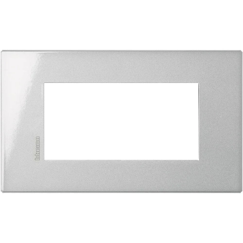 BTicino Axolute Air Placca 4 Moduli Tech HW4804HC - Design Elegante, Qualità e Durata