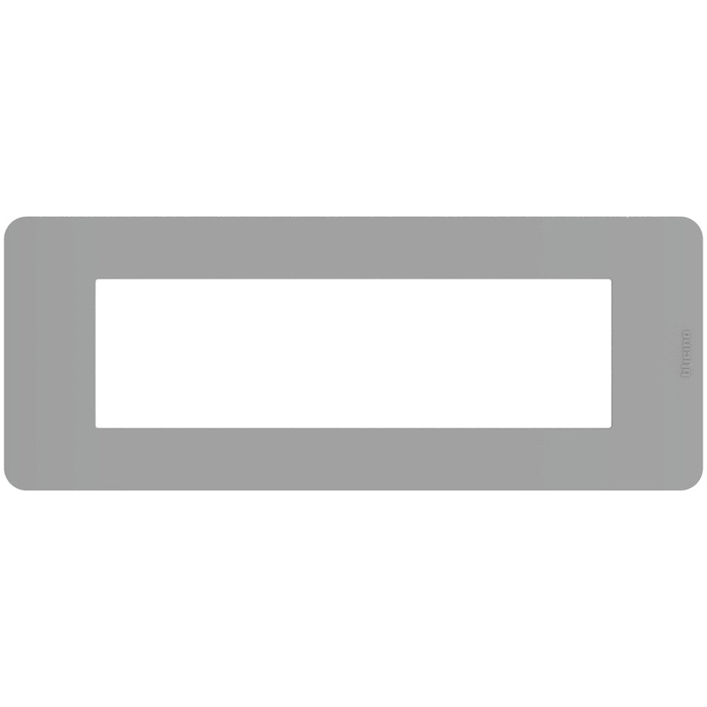 Placca BTicino MatixGO 7 moduli grigio, design elegante in tecnopolimero, misure 84.2x214.7 mm.