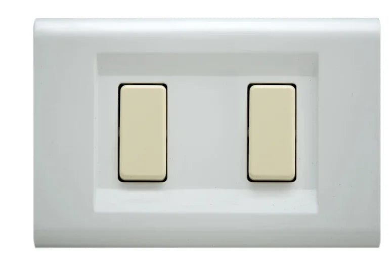 Placca 2 Moduli Tocco FEB Bianco - SKU FEB 2582WHSIB, Design Elegante in Tecnopolimero, Qualità Italiana
