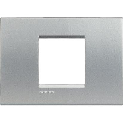 Living Light Placca 2P Tech LNA4819TE, square cover plate for 2 modules by BTicino, in technopolymer, dimensions 86mm x 120mm.