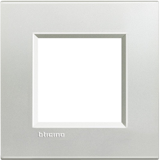 Living Light Placca quadra 2P Argento - Metal frame for 2 modules by BTicino, dimensions 86mm x 88mm.