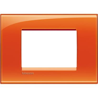 Living Light Placca quadra 3 moduli arancio deep BTicino, altezza 86mm, larghezza 120mm, in tecnopolimero.
