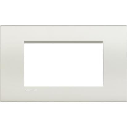 Living Light Placca 4P Bianca - Quadra 4 moduli in tecnopolimero,dimensioni 86mm x 142mm, marca BTicino.