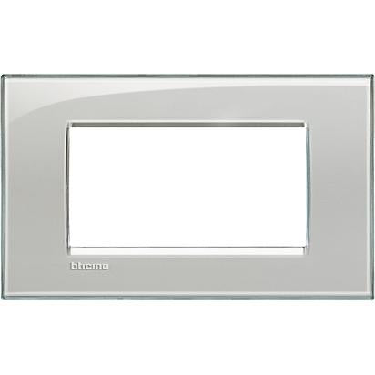Living Light Placca 4P Grigio Ghiaccio, quadra 4 moduli in tecnopolimero, elegante e moderno disponibile per l'installazione.