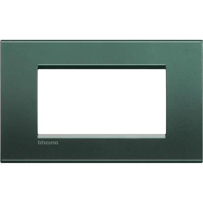 Placca Quadra 4 Moduli Livinglight BTicino LNA4804PK - Design Elegante e Resistente in Metallo