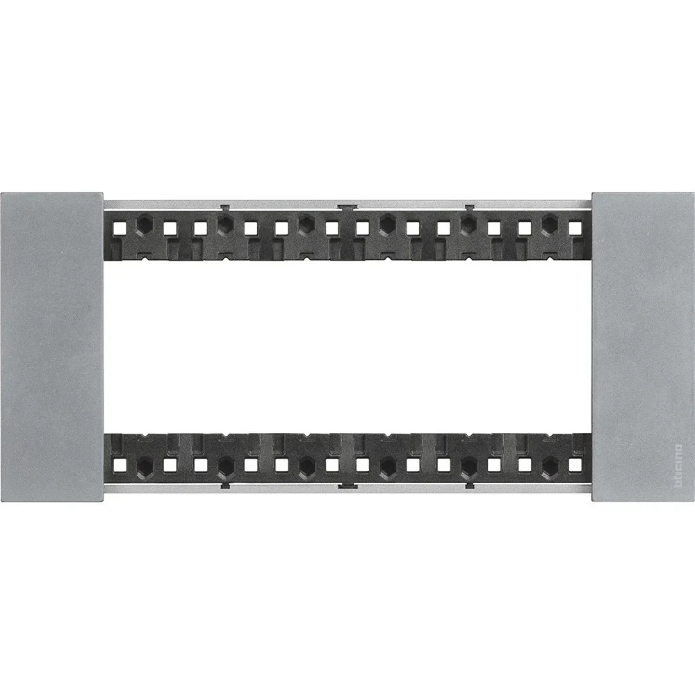 Placca Living Now 6 Modulo Moon - BTicino KA4806NW, Design Ergonomico e Materiale Resistente