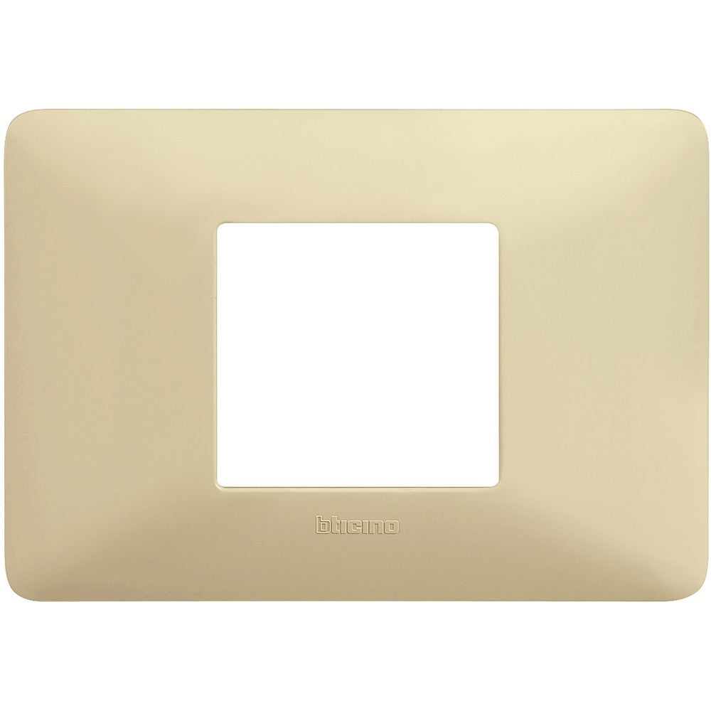 Placca BTicino Matix 2 moduli colore corda in tecnopolimero, dimensioni 84mm x 120mm.