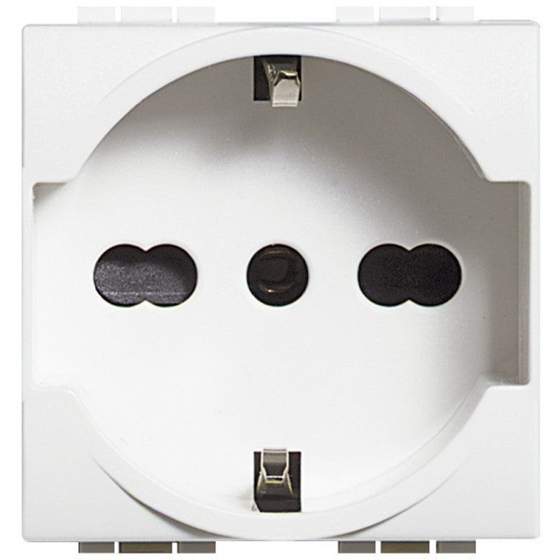 Bticino Livinglight Schuko electrical socket N4140/16 in white, 250Vac, 16A, 2P+T design.