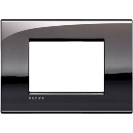 Living Light LNC4803PR - Placca AIR 3 moduli peltro lucido metallo by BTicino, 86mm x 120mm, stylish design.