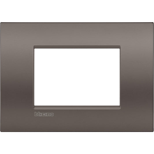 Living Light Placca 3P Argilla - BTicino metal frame for 3 modular Air series switch with dimensions 86mm x 120mm.