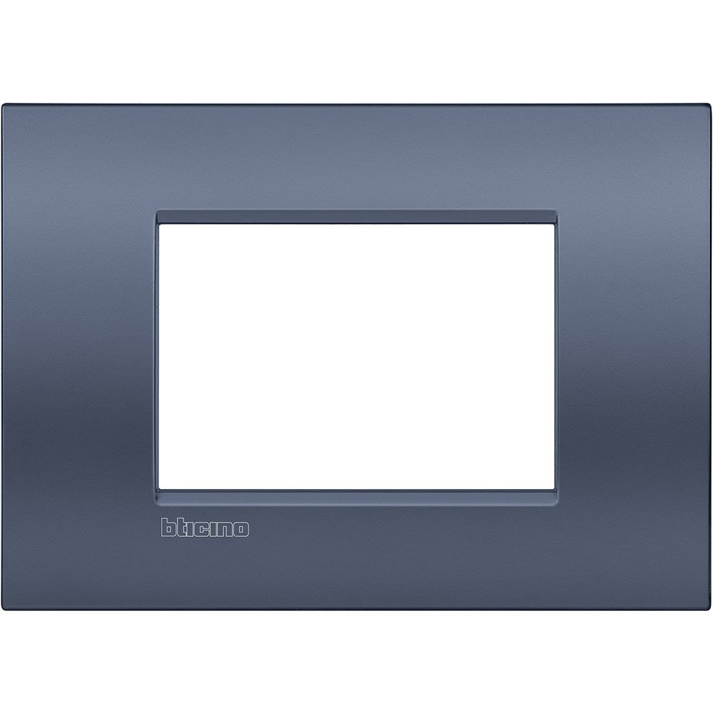 BTicino Living Light Placca AIR 3 modules in Blue Moon finish, metal material, dimensions 86mm x 120mm.