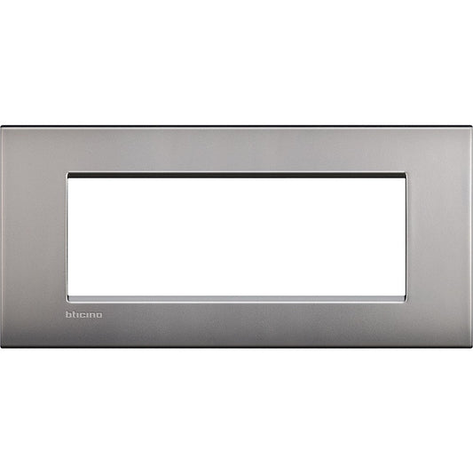 Living Light Placca 7P in nichel satinato, metallo, 86mm x 208mm, design elegante BTicino, serie Livinglight Air.