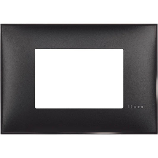 Placca BTicino 3 Moduli Colore Nero Satinato - Design Elegante e Facile Installazione