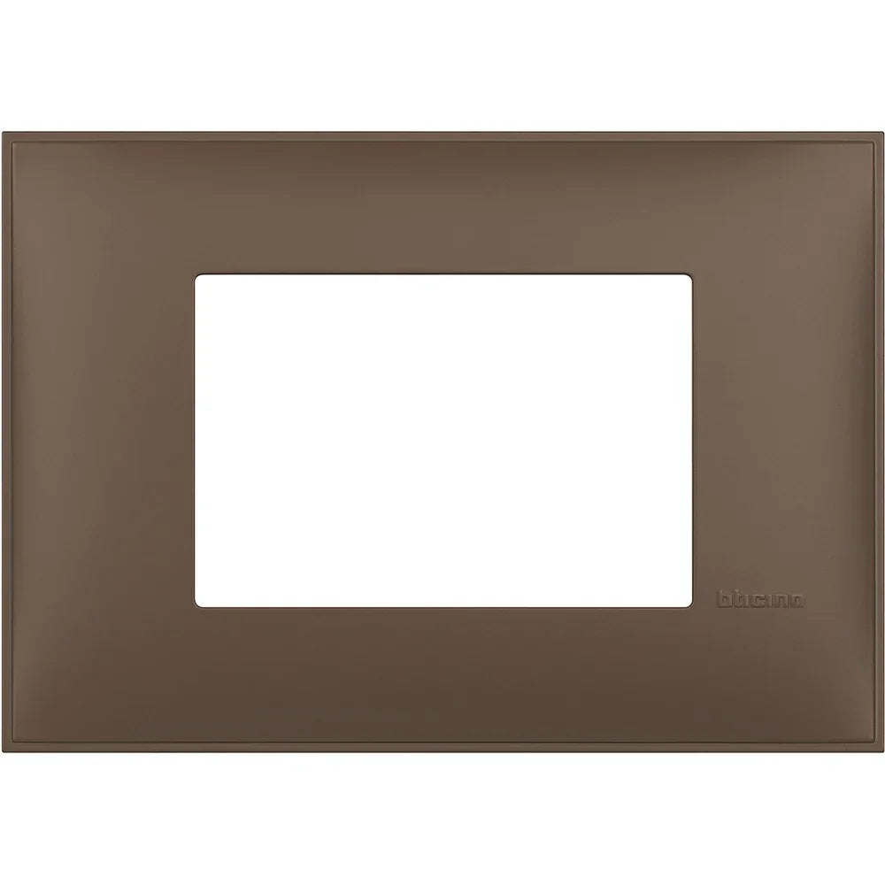 BTicino Placca 3 Moduli Colore Terra Soft - Design Elegante, Facile da Installare, Codice SKU [inserire codice SKU]