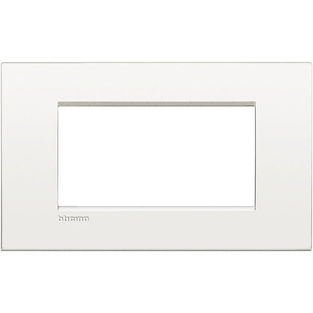 Placca 4P Bianco Puro BTicino - LNC4804BN, Design Elegante, 4 Moduli, Facile Installazione