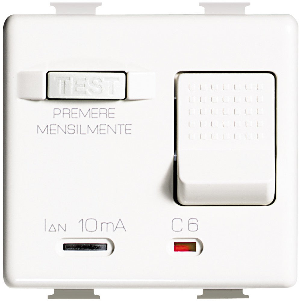 Interruttore differenziale magnetotermico Salvavita 1P+N BTicino, colore bianco, con pulsante di prova e interruttore.
