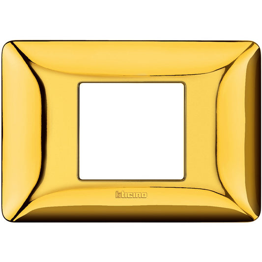 Placca BTicino Matix 2 moduli centrati in oro lucido, dimensioi 84mm x 120mm, realizzata in tecnopolimero.