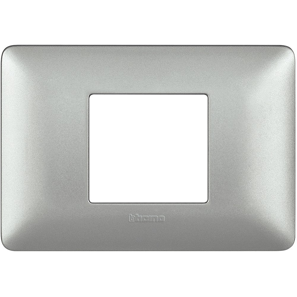 Placca Bticino Matix 2 moduli centrati silver AM4819MSL, elegante e moderna, in tecnopolimero, dimensioni 84mm x 120mm.