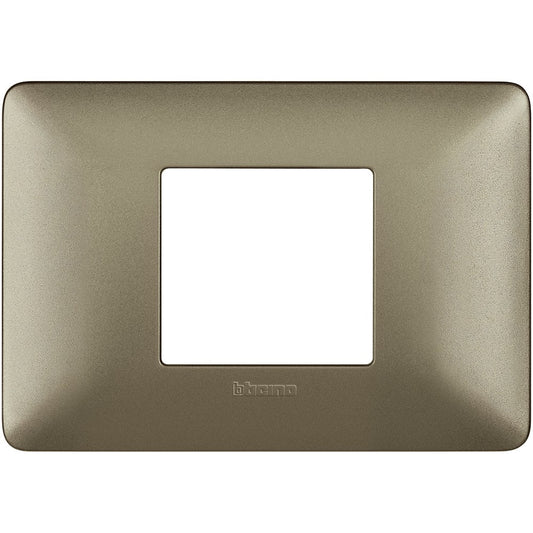 Placca BTicino Matix 2 moduli centrati in titanio, tecnopolimero, misure 84mm x 120mm.