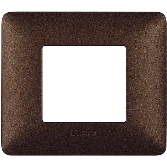 Placca BTicino Matix 2 moduli marrone caffè AM4802TGG in tecnopolimero, dimensioni 84mm x 96.2mm.