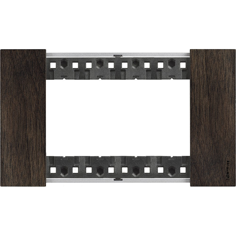 Living Now Placca 4P Noce by BTicino, 4-module device cover in walnut finish, plastic material, dimensions 86mm x 147.5mm.