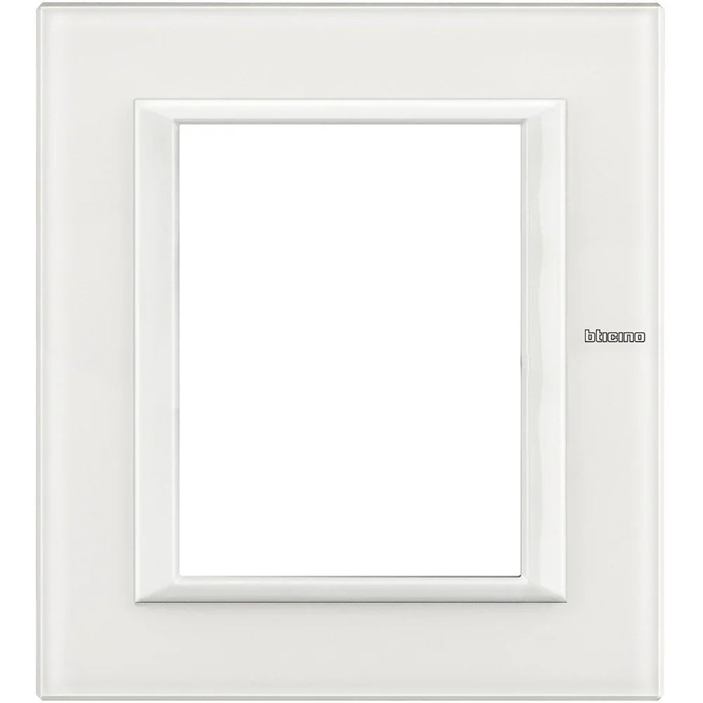 BTicino Axolute Placca 3+3P Vetro Bianco HA4826VBB - Design Elegante, Alta Qualità e Modularità