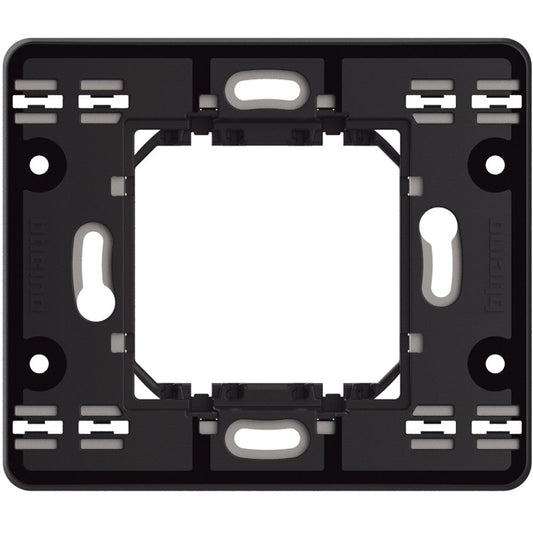 Supporto Bticino MatixGO 2 moduli, fissaggio con viti, design elegante e funzionale, compatibile con moduli BTicino.