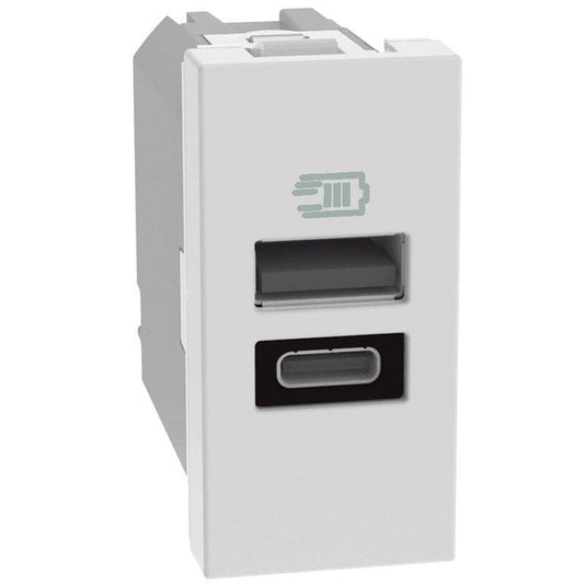 Caricatore USB Bticino MatixGO bianco con porte tipo A e C per ricarica dispositivi elettronici.