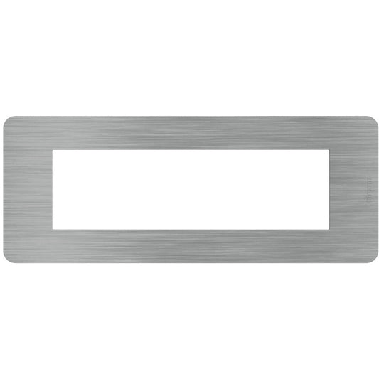 Placca BTicino MatixGO 7 moduli in acciaio, design elegante per installazione di moduli elettrici.