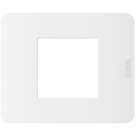 Placca BTicino MatixGO 2 moduli bianca in tecnopolimero, design moderno e funzionale.