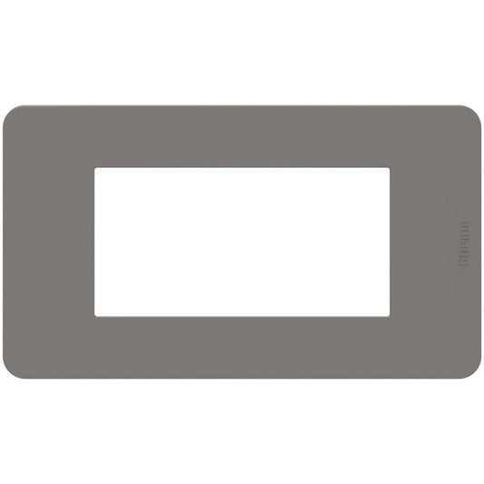 Placca BTicino MatixGO tortora, 4 moduli, realizzata in tecnopolimero, design elegante e funzionale.