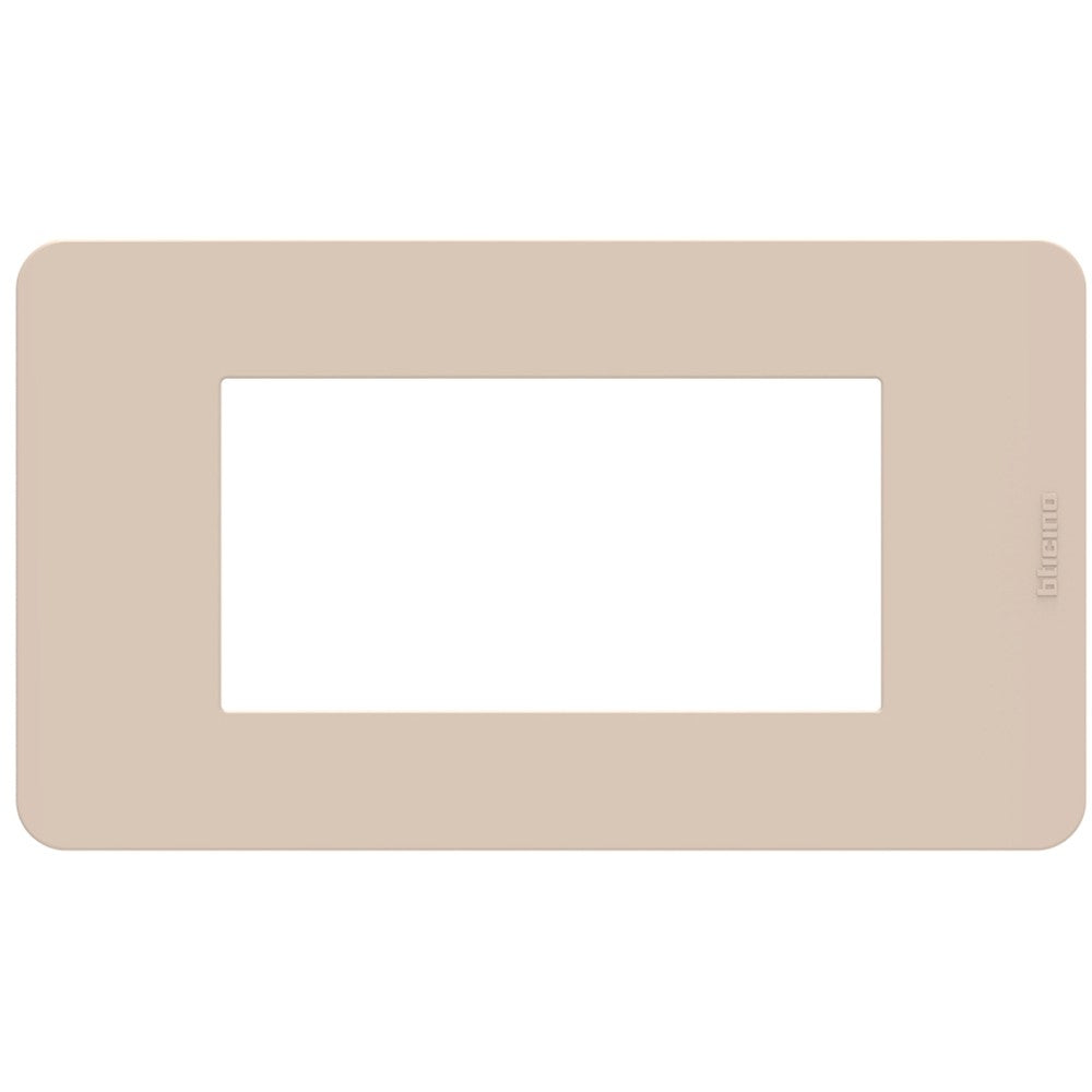 Placca Bticino MatixGO in tecnopolimero, 4 moduli, colore beige, dimensioni 84.2x147.2 mm, per installazione elettrica.