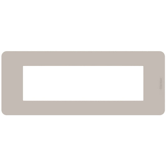 Placca Bticino MatixGO Tones 7 moduli in sand, tecnopolimero, dimensioni 84.2x214.7 mm, design moderno.