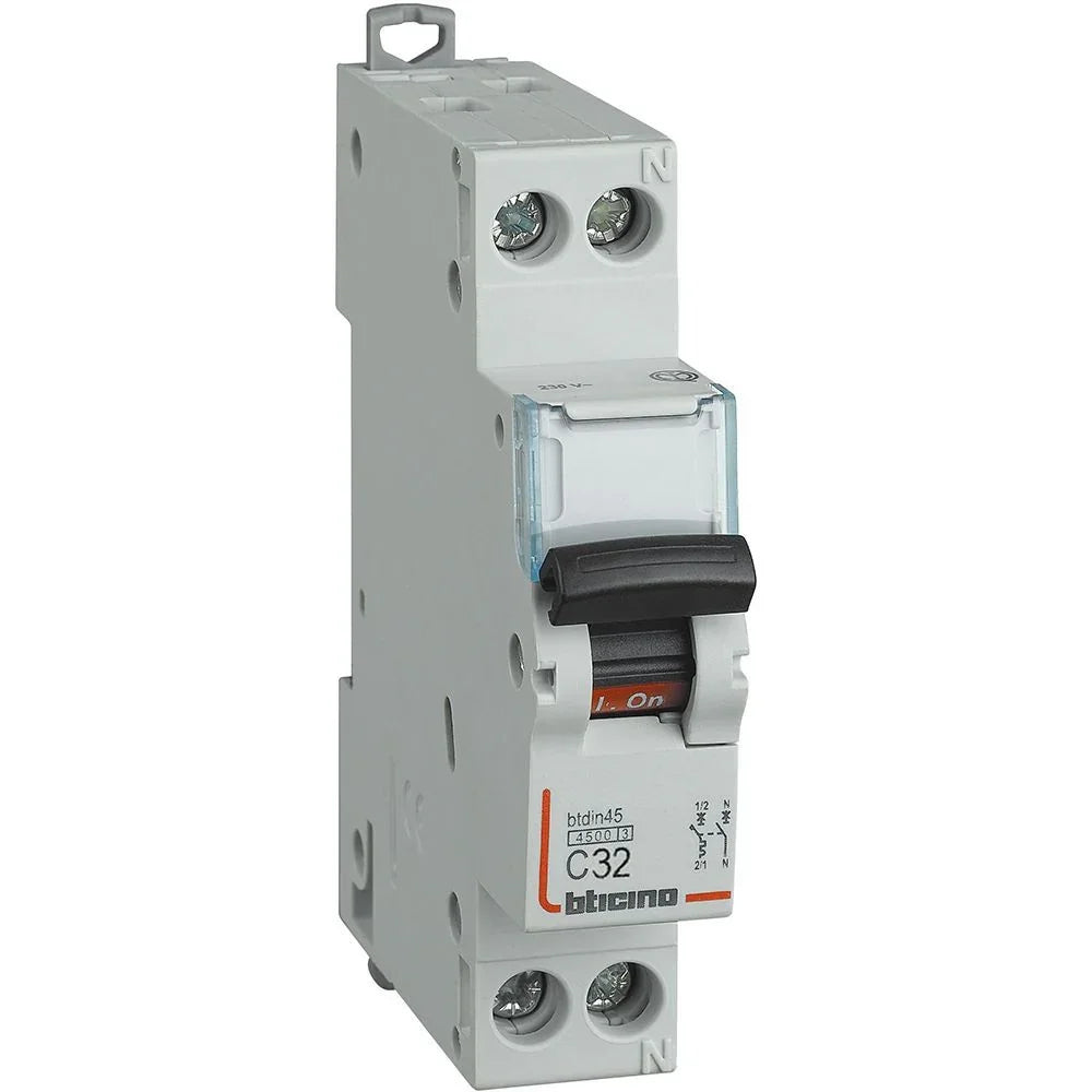 Interruttore Magnetotermico 32A 4500KA 1P+N Curva C – BTI FA881C32, Sicurezza E Affidabilità per Impianti Elettrici
