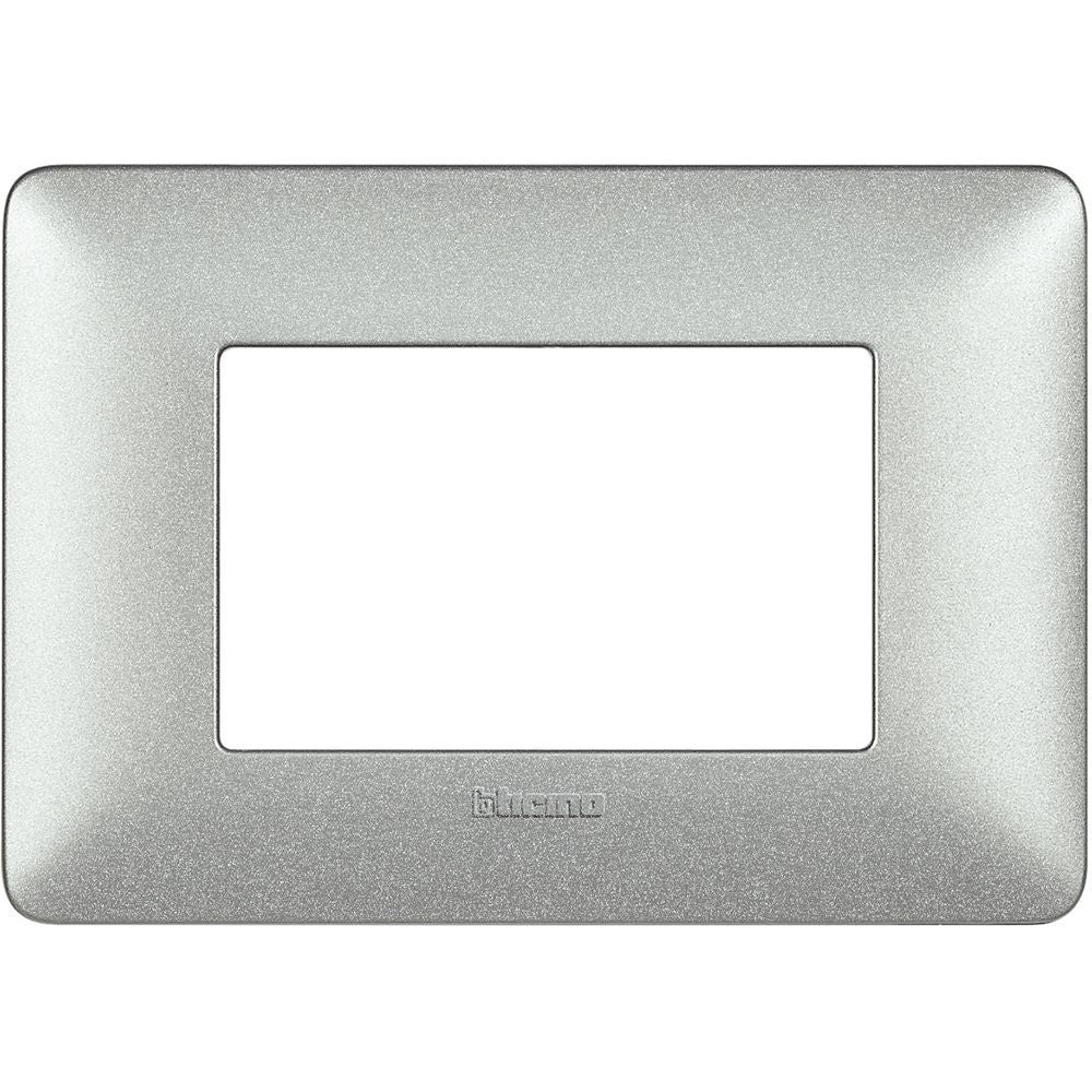 Placca Bticino Matix 3 moduli bianco calce AM4803TBC per supporto 503SA, dimensioni 84x120mm.