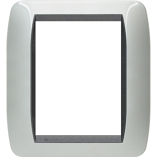 Bticino Placca Livinglight 3+3 moduli colore alluminio chiaro - materiale metallo L4826AL