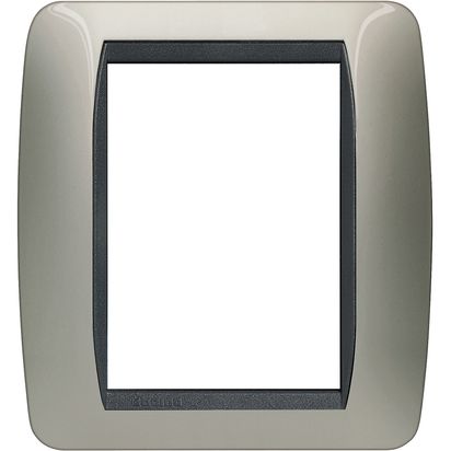 Bticino Placca Livinglight 3+3 moduli in metallo - colore titanio - materiale metallo L4826TC